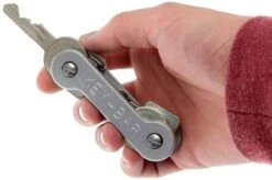 Key-Bar Titanium/carbon, Grey -Knives Shop KB CB TI 07 key bar demo 03