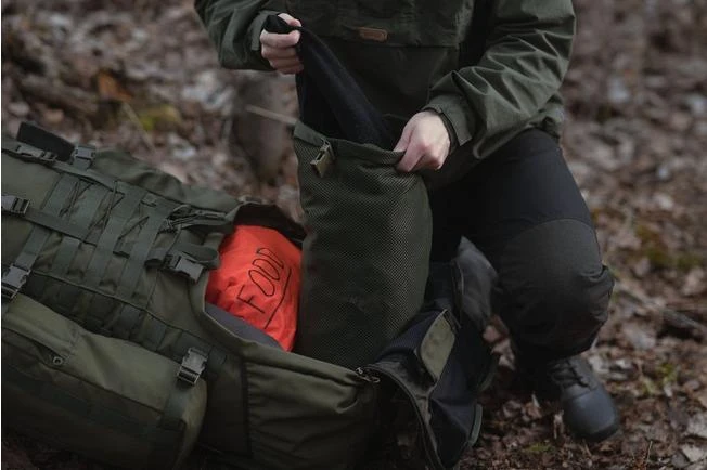 Savotta Rolltop Mesh Stuff Sack 20 L Green 3 Savotta Rolltop Mesh Stuff Sack 20 L Green - Image 3